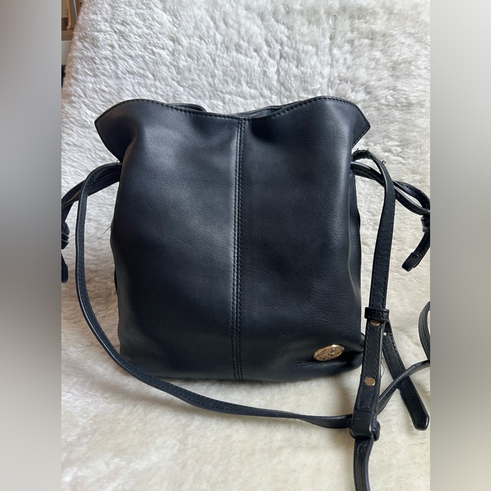 Vnce Camuto crossbody drawstring leather bag